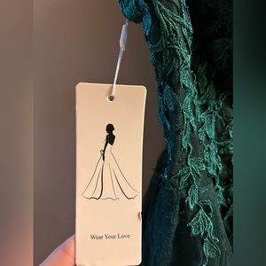 Size 20 beautiful lace emerald green lace hoco dress